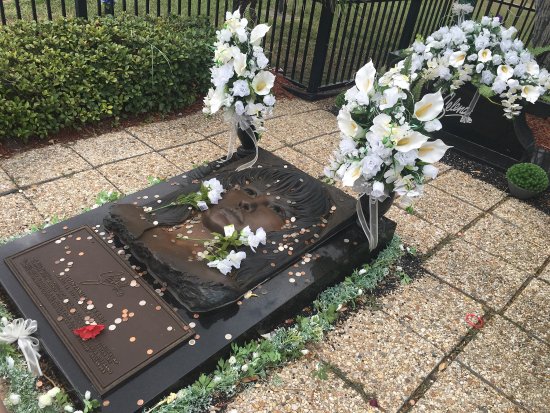 The Grave of Selena Quintanilla-Perez at Seaside Memorial Park